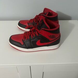 Size 9 - Nike Air Jordan 1 Mid Men's Sneakers Alternate Bred